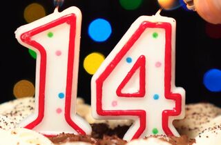 Свечи 14 лет на торте Свечи 14 лет на торте